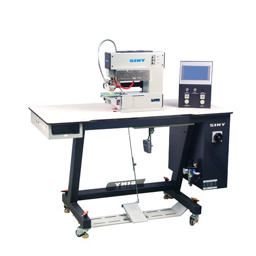 Belt Laydown and Folding Machine